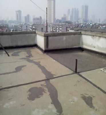 黄浦漏水维修 楼顶漏水是什么原因，楼顶漏水维修方法是什么?